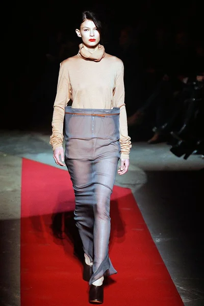 Look 10